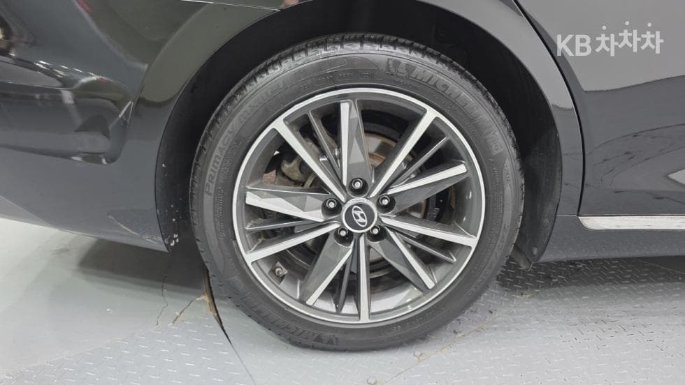 Hyundai The New (facelift) Grandeur (Azera)3.3 Exclusive - 8