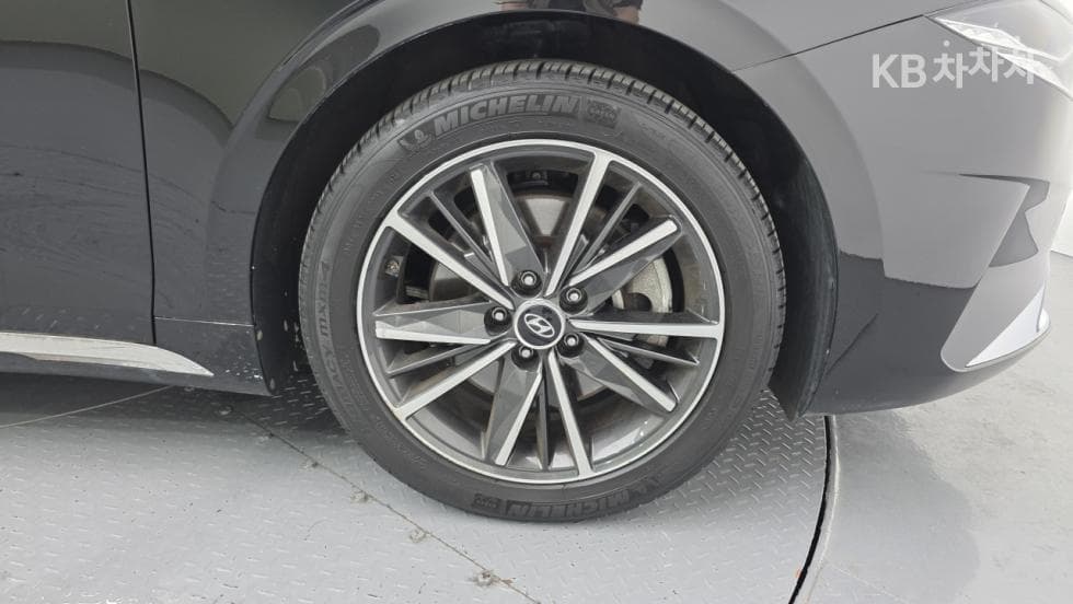 Hyundai The New (facelift) Grandeur (Azera)3.3 Exclusive - 9