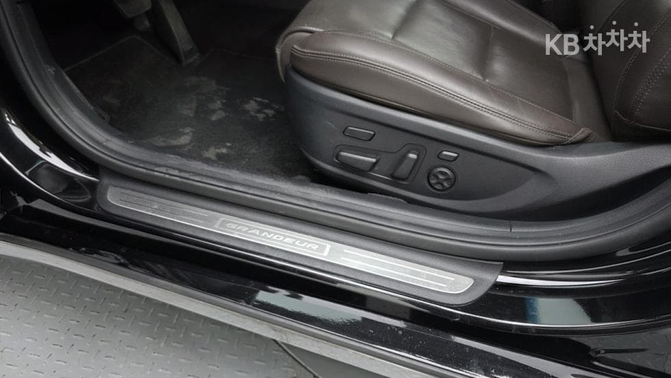Hyundai The New (facelift) Grandeur (Azera)3.3 Exclusive - 16