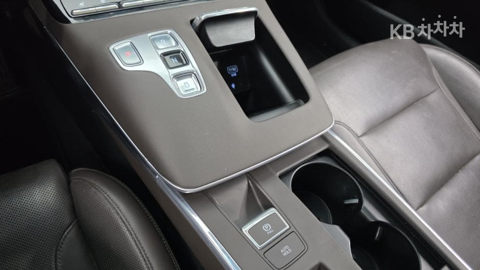 Hyundai The New (facelift) Grandeur (Azera)3.3 Exclusive - 21