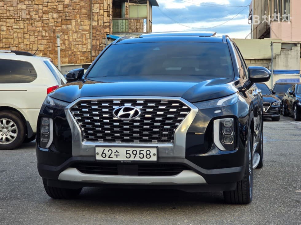 Hyundai Palisade 2.2 Diesel 8-seater Prestige - Image 1