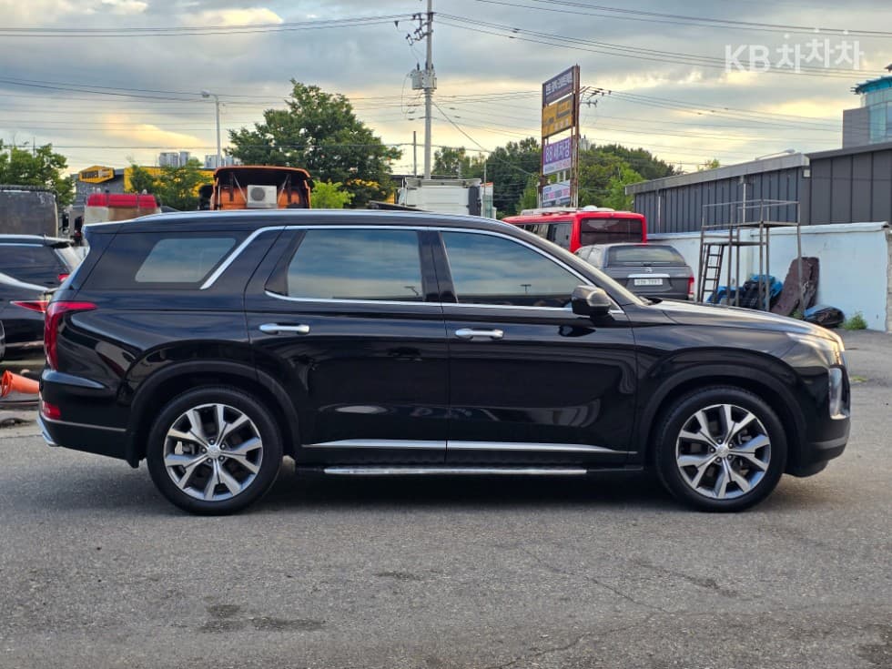 Hyundai Palisade2.2 Diesel 8-seater Prestige - 4