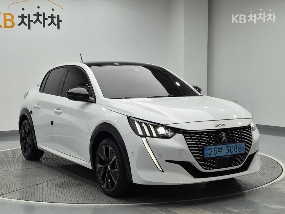 Peugeot e-208GT - 4