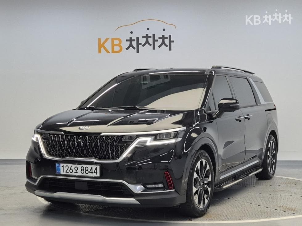 Kia Carnival 4th generation D2.2 9-seater Signature - Image 1