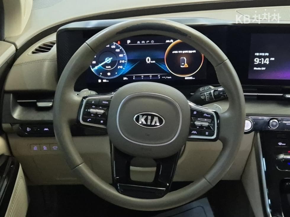 Kia Carnival 4th generationD2.2 9-seater Signature - 9