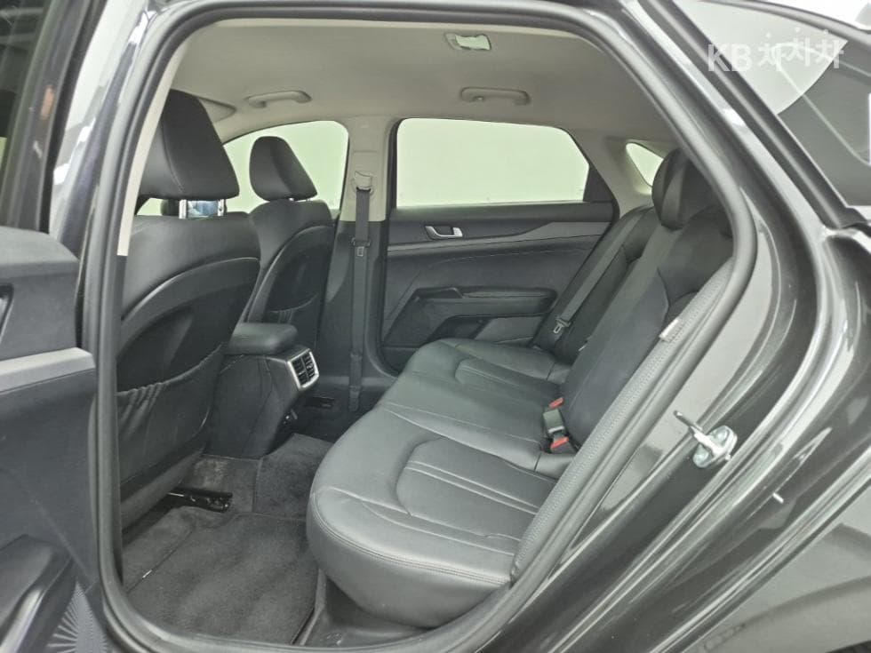 Kia K5 Hybrid 3rd Gen2.0 HEV Prestige - 12