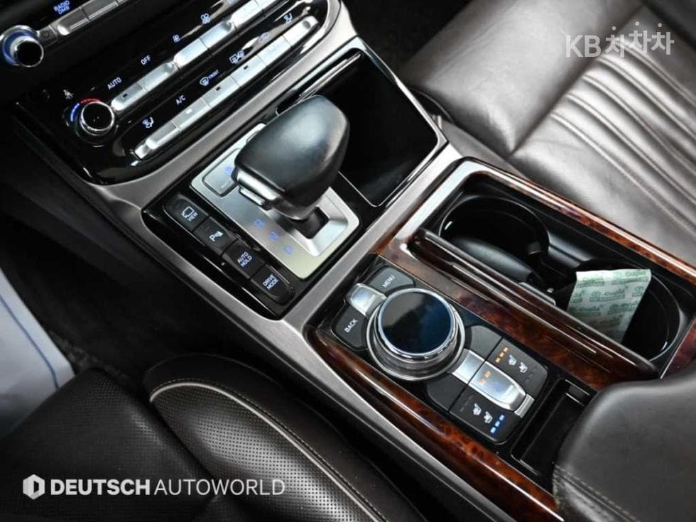Genesis EQ9003.3 T-GDI AWD Premium Luxury - 9