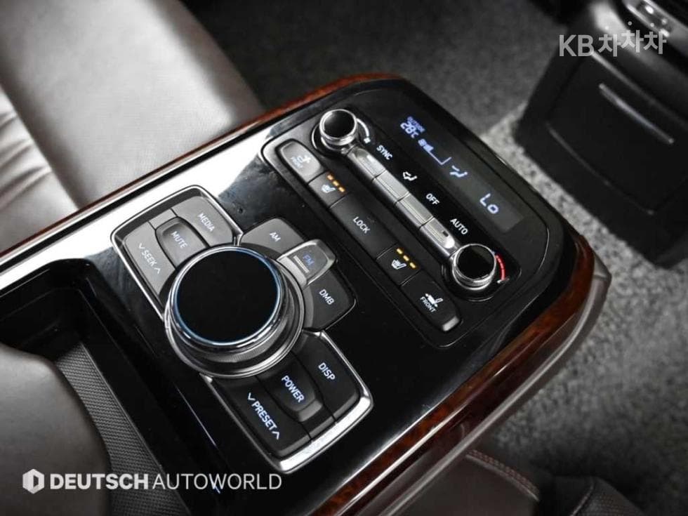 Genesis EQ9003.3 T-GDI AWD Premium Luxury - 16