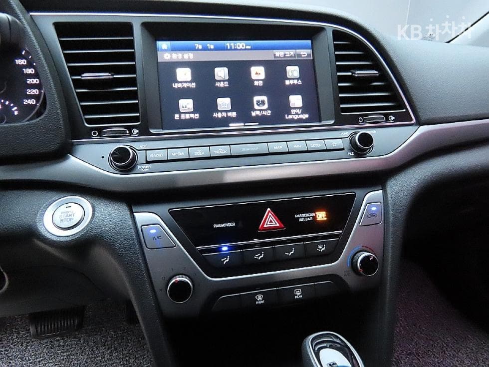 Hyundai Avante (Elantra)AD1.6 GDi Value Plus - 17