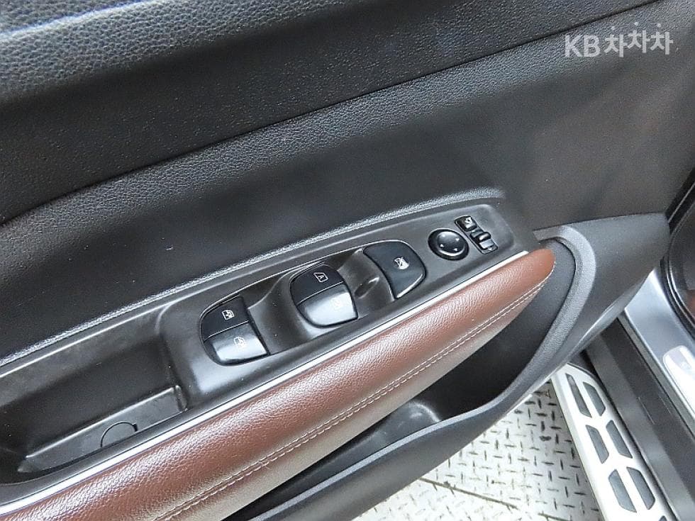 Рено Корея The New (фейслифт) QM62.0 GDe 2WD RE Signature - 13