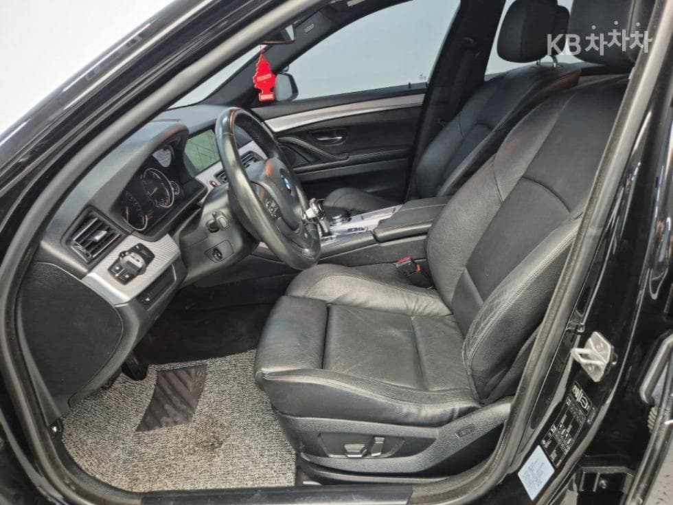 BMW New5 Series520d M 스포츠 F10 - 11