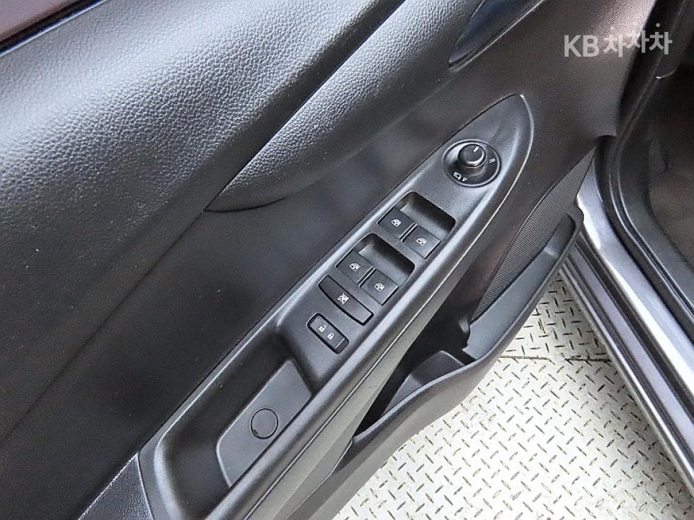 GM Korea The Next SparkLT Plus - 14