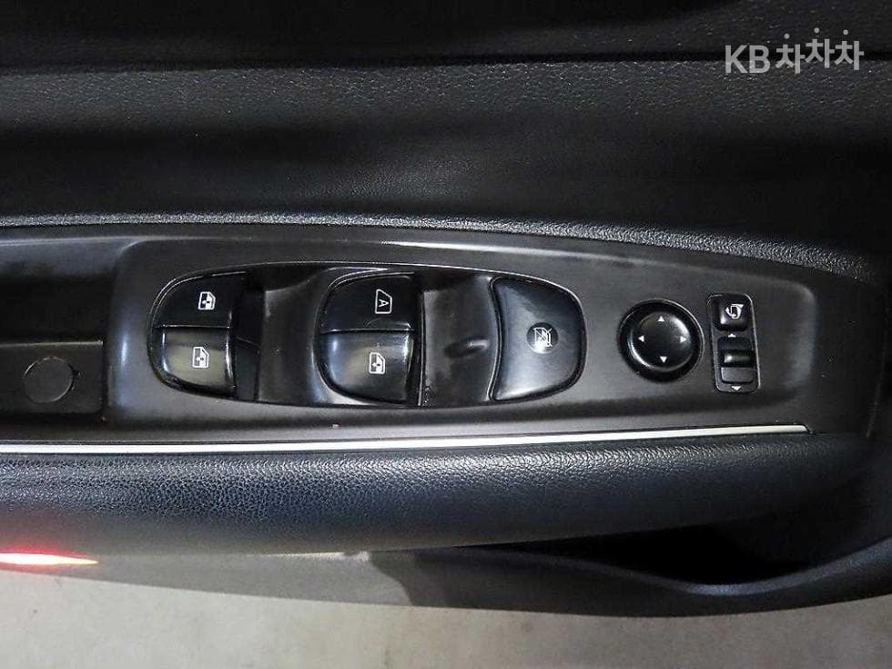 Рено Корея QM6Бензин 2.0 2WD RE Стандартен - 13