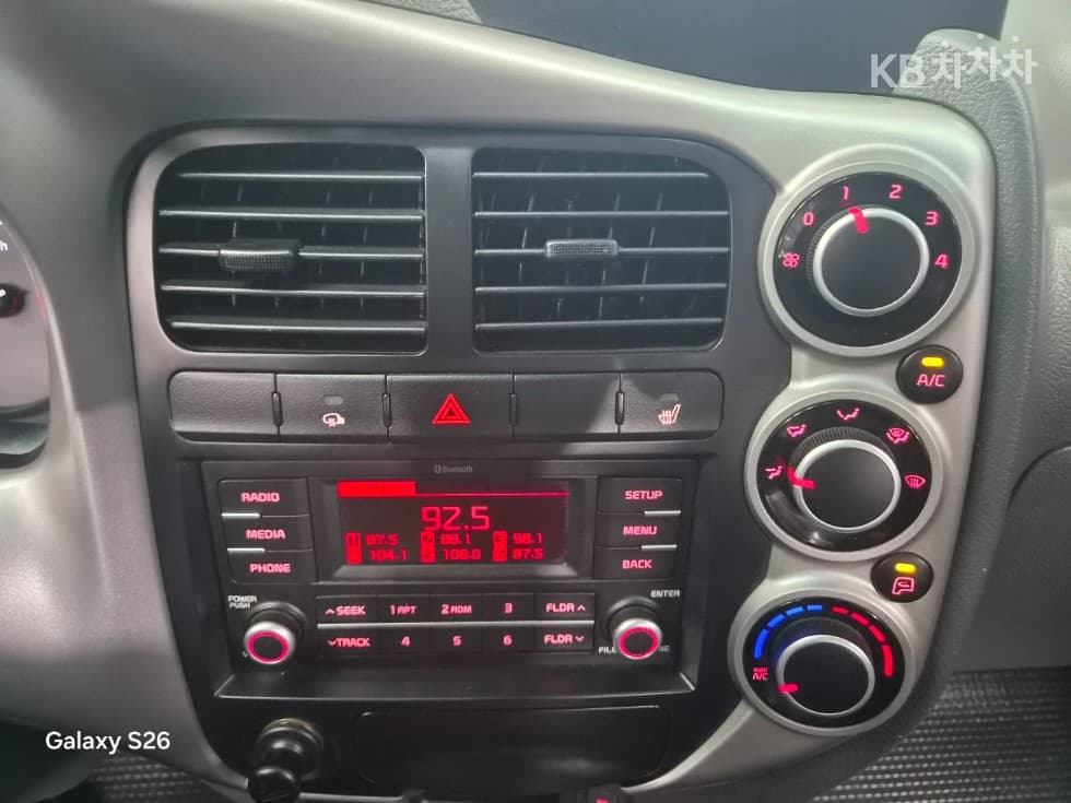 Kia Bongo 3 (light truck)1 Ton Extra Long King Cab CRDi Luxury - 11