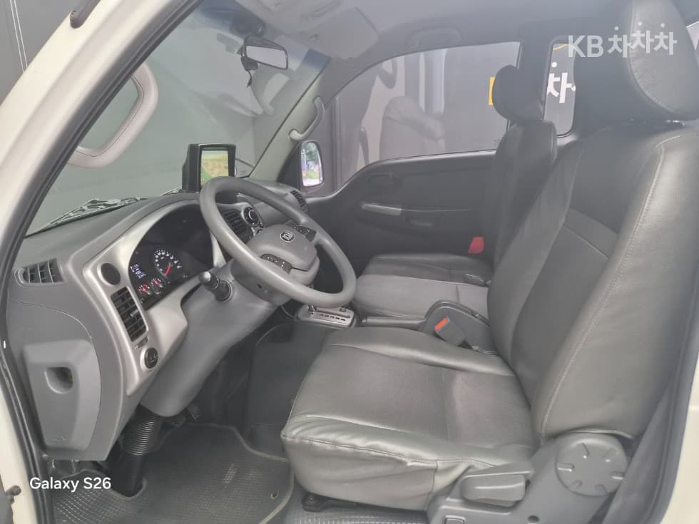 Kia Bongo 3 (light truck)1 Ton Extra Long King Cab CRDi Luxury - 8