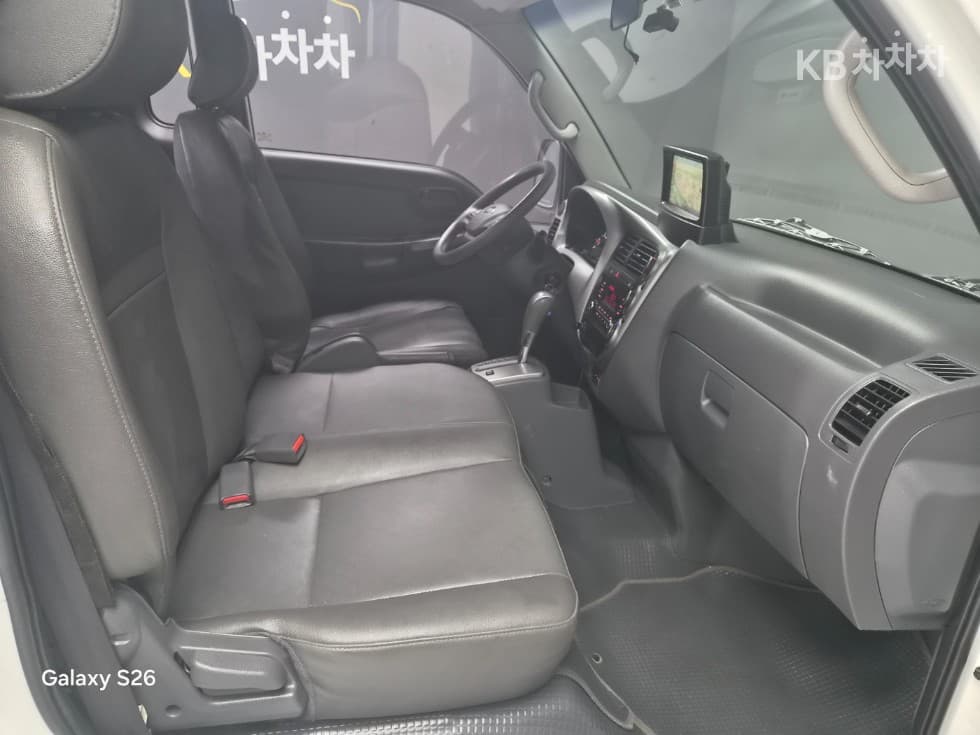 Kia Bongo 3 (light truck)1 Ton Extra Long King Cab CRDi Luxury - 9