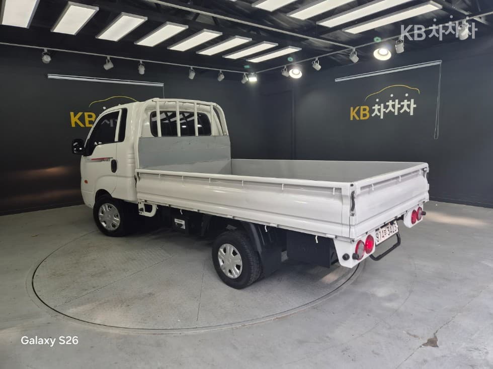 Kia Bongo 3 (light truck)1 Ton Extra Long King Cab CRDi Luxury - 4