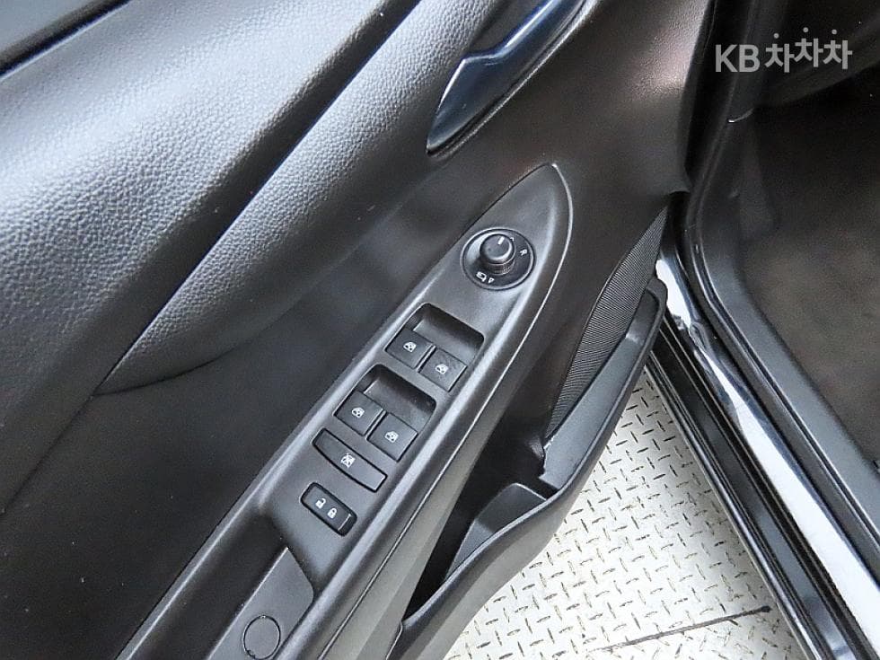 GM Korea The Next SparkLT Plus - 14