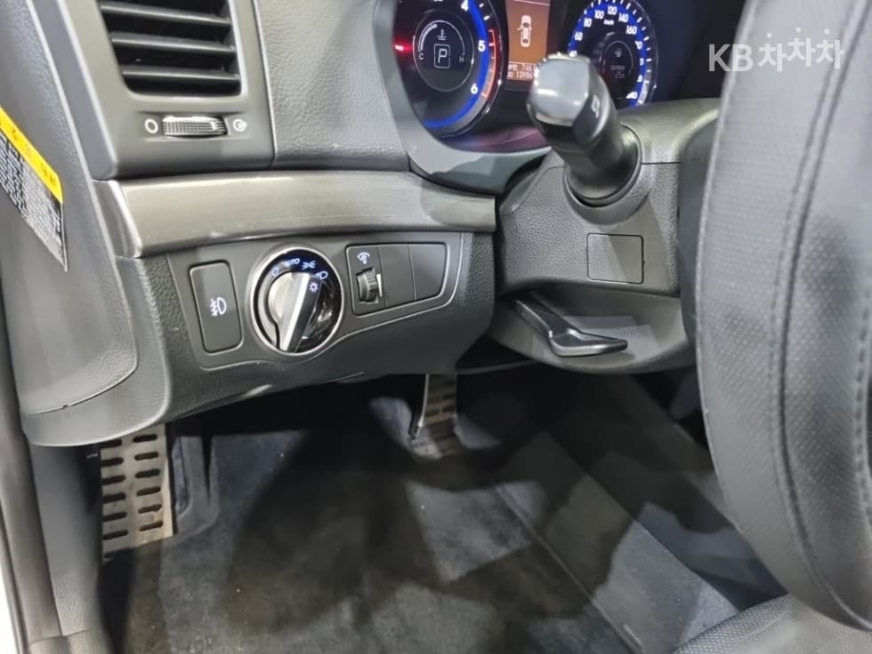 Хюндай i401.7 VGT SMART - 19