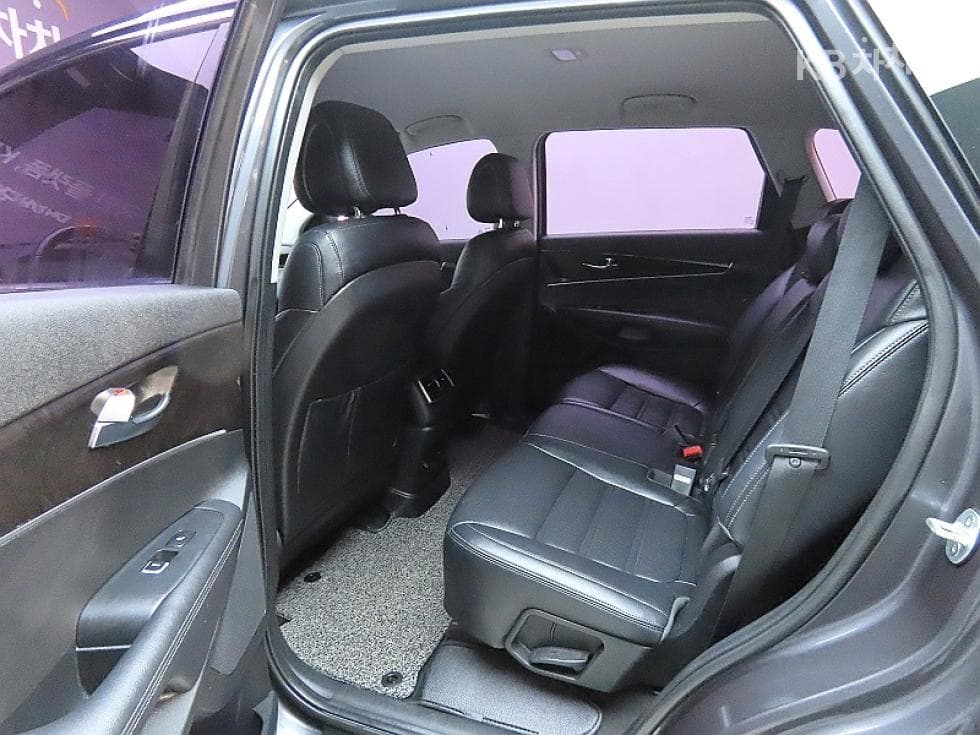 Киа All NewSorentoДизел 2.0 2WD Лукс - 11