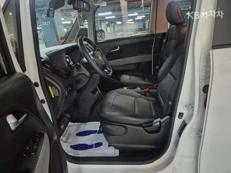 Kia The New (facelift) Kia Ray (van)1.0 Gasoline Signature - 6