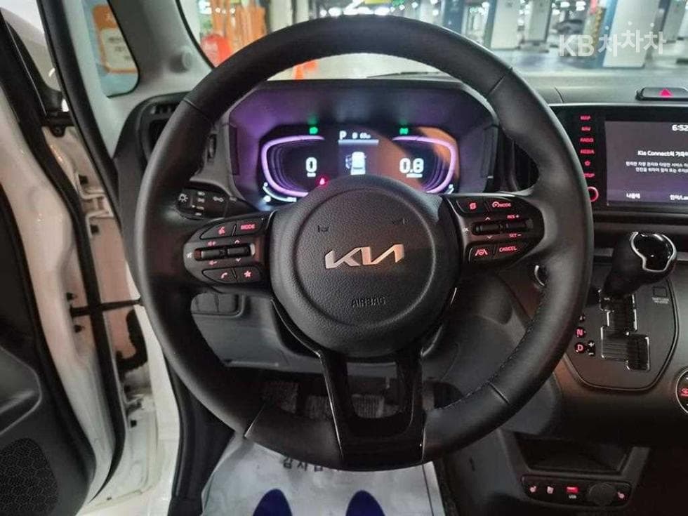 Kia The New (facelift) Kia Ray (van)1.0 Gasoline Signature - 8