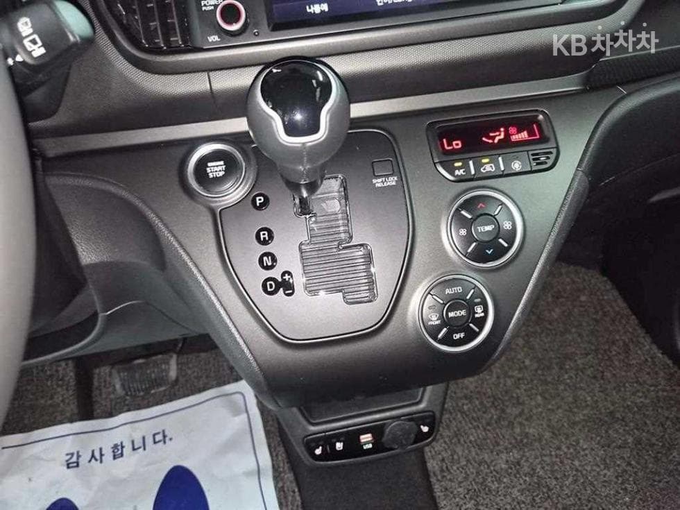Kia The New (facelift) Kia Ray (van)1.0 Gasoline Signature - 11