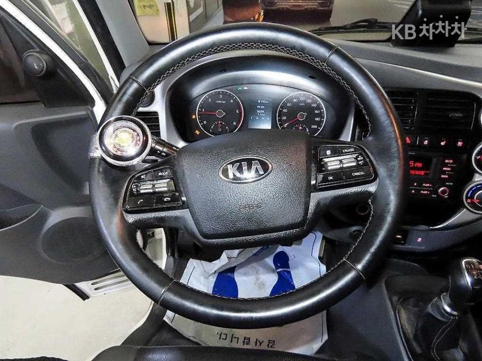 Киа The New (фейслифт) Бонго 3 (лек)1.2Тон Королевска кабина Удължено междуосие 2WD GL - 8