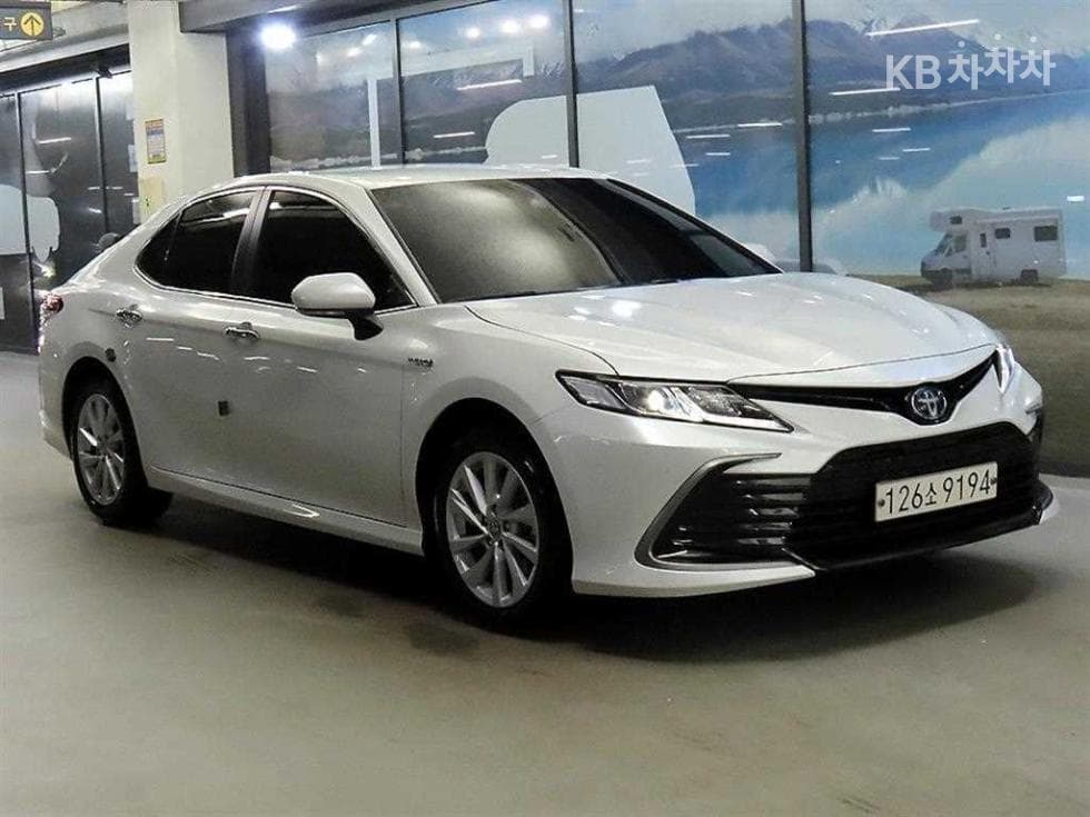 Toyota Camry XV70 2.5L хибрид LE - Image 1