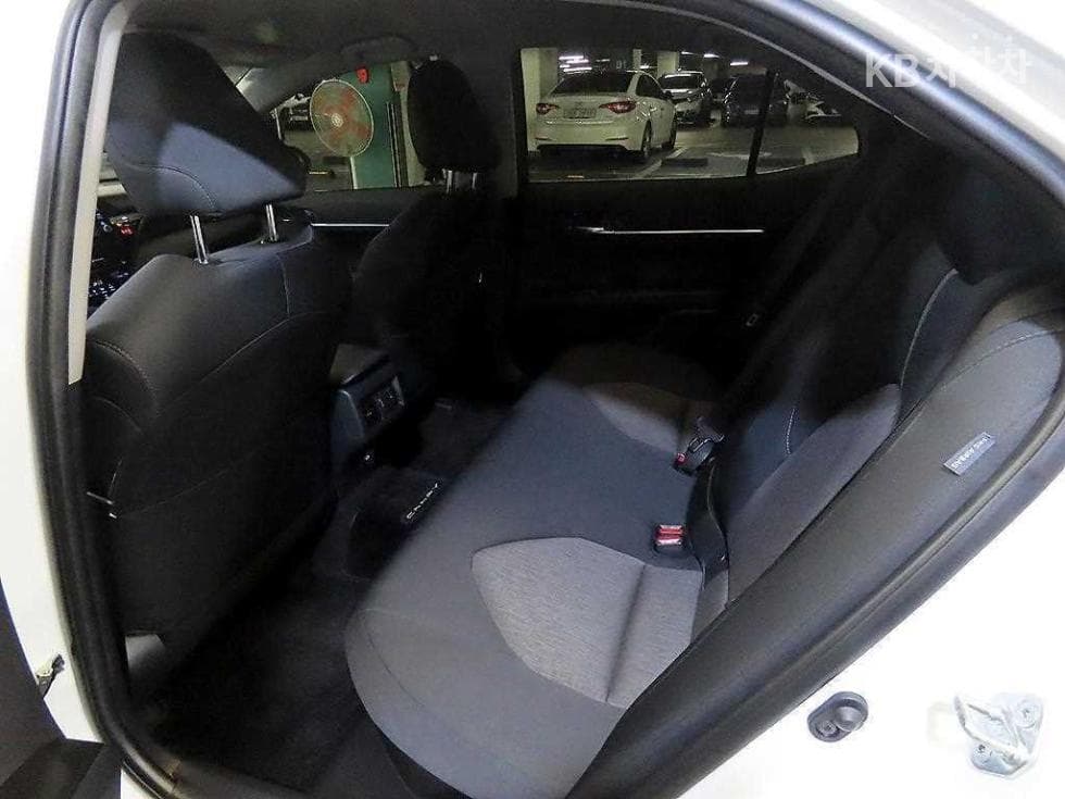 Toyota Camry XV702.5L хибрид LE - 7