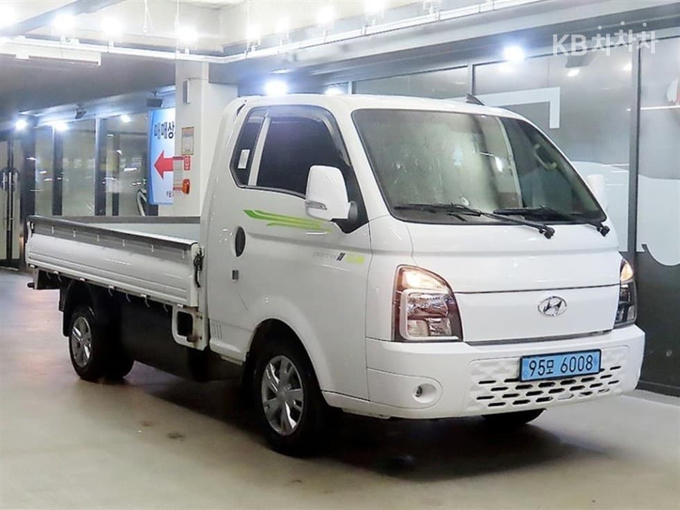Hyundai Porter 2 일렉트릭 Super Cab Extra Long Smart Special (special feature/edition) - Image 1