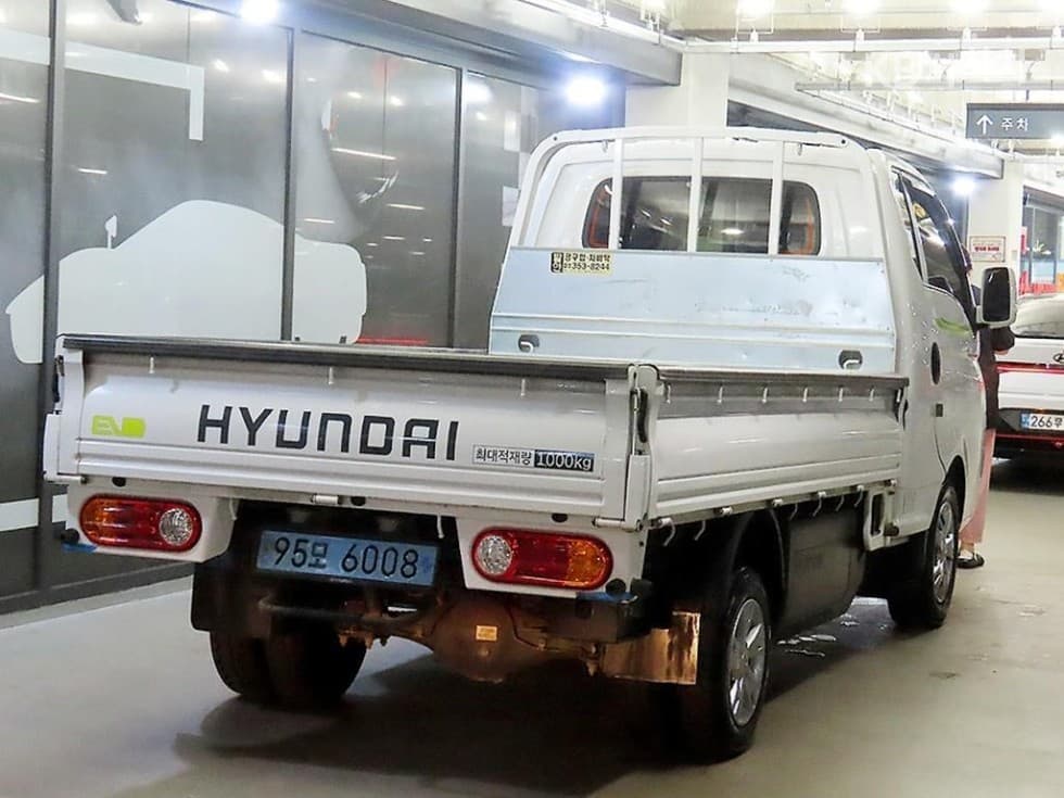 Hyundai Porter 2 일렉트릭Super Cab Extra Long Smart Special (special feature/edition) - 4