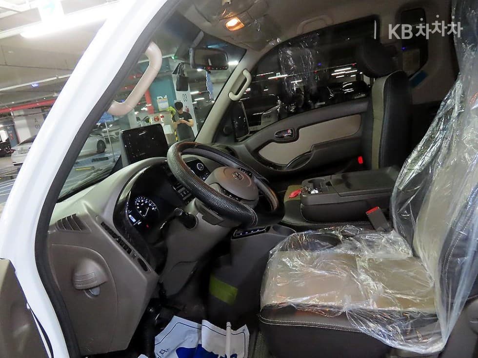 Hyundai Porter 2 일렉트릭Super Cab Extra Long Smart Special (special feature/edition) - 7