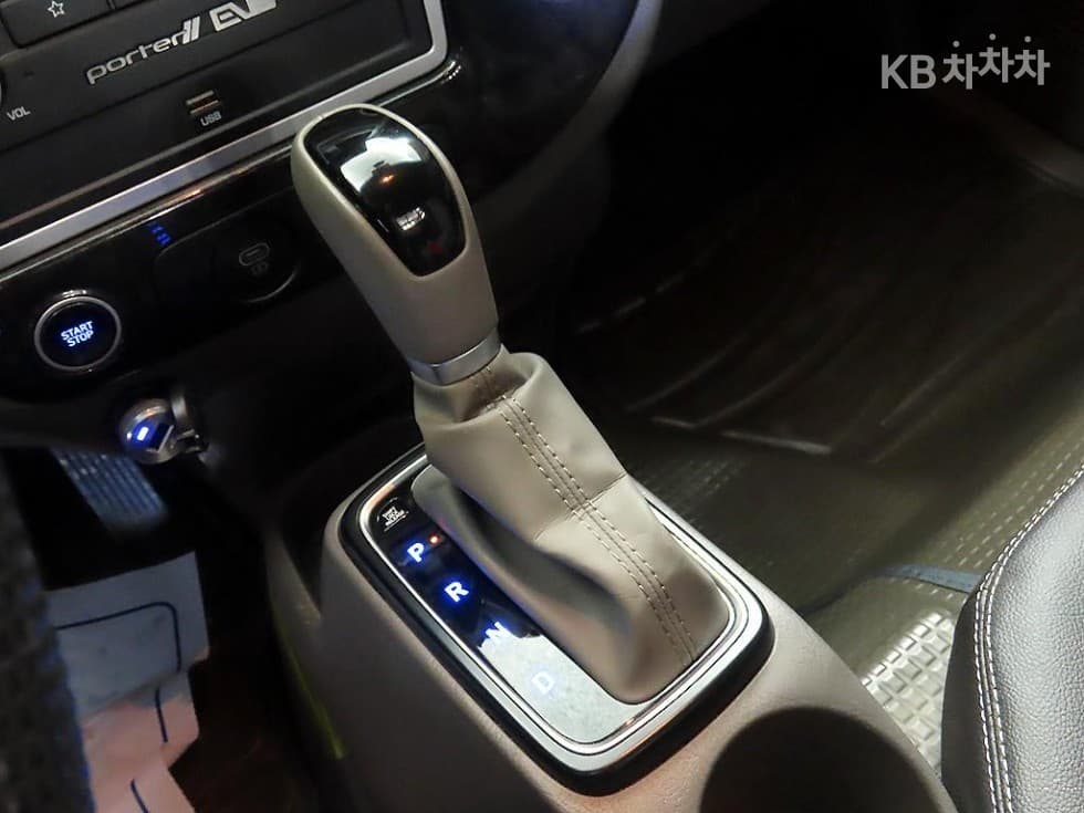 Hyundai Porter 2 일렉트릭Super Cab Extra Long Smart Special (special feature/edition) - 12