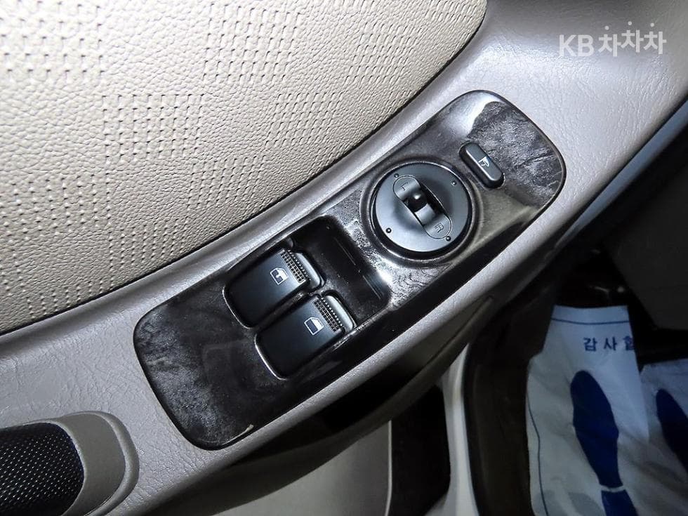 Hyundai Porter 2 일렉트릭Super Cab Extra Long Smart Special (special feature/edition) - 13