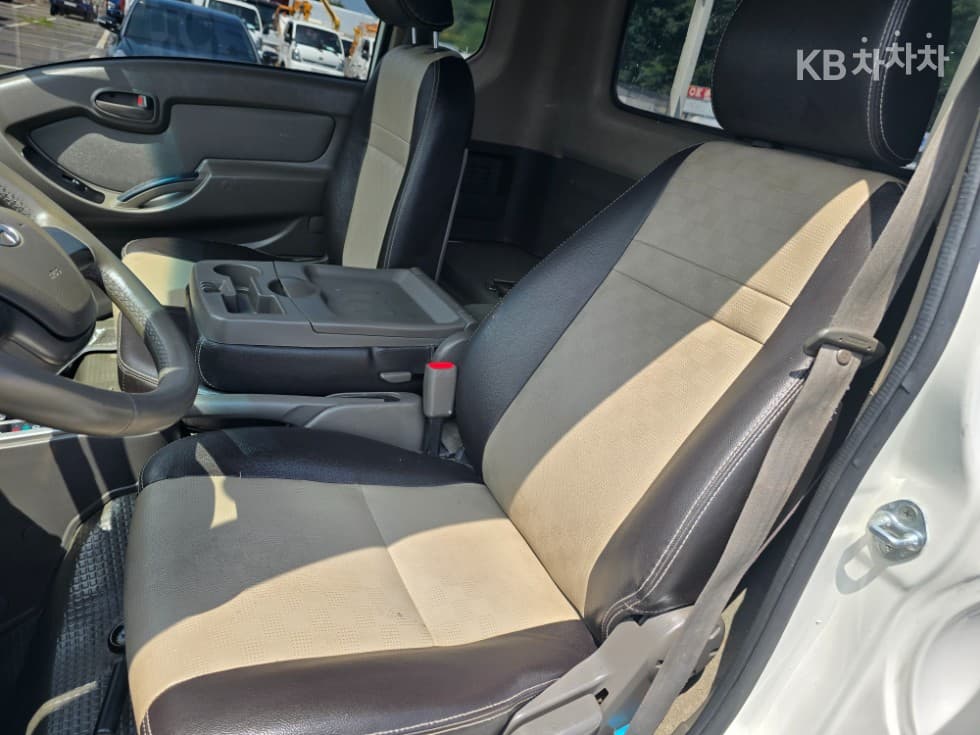 Hyundai Porter 2Extra Long Super Cab CRDi Smart - 13