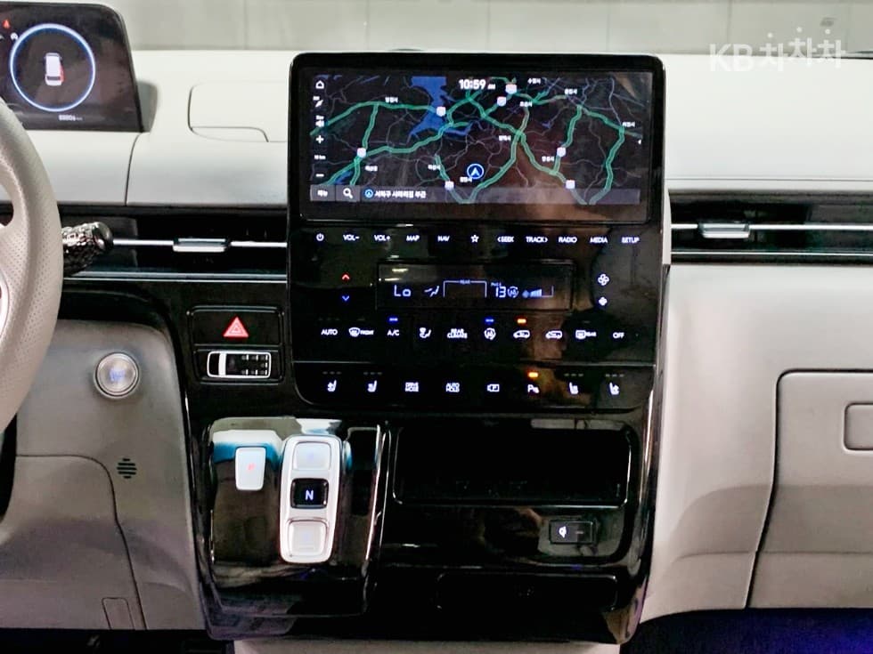 Hyundai Staria Lounge2.2 Lounge 9 AWD Inspiration - 13