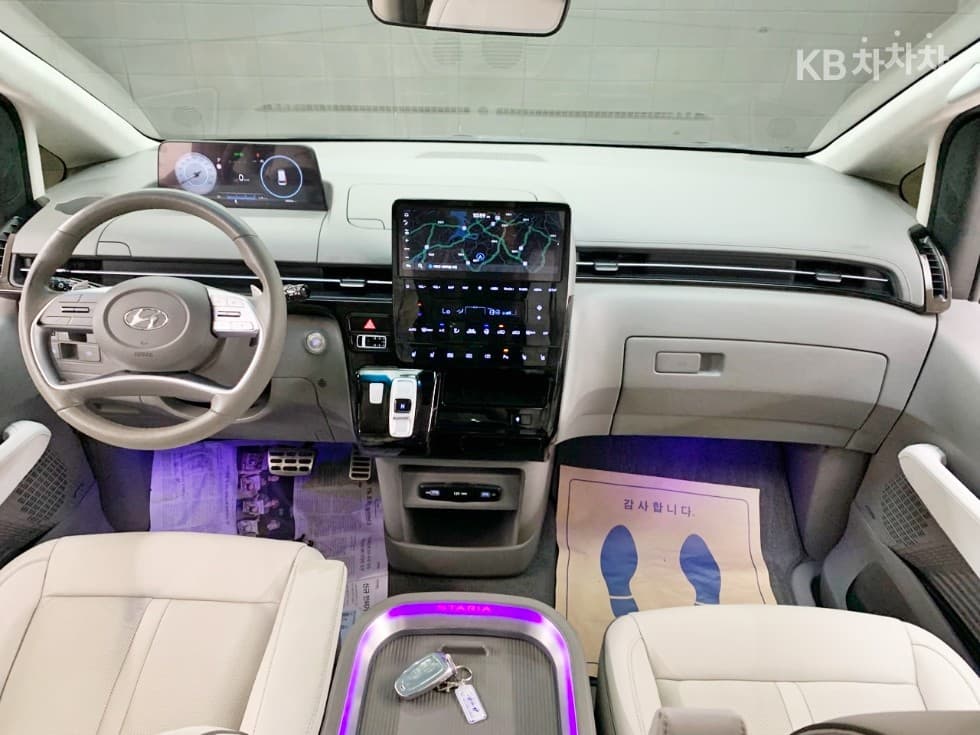Hyundai Staria Lounge2.2 Lounge 9 AWD Inspiration - 7
