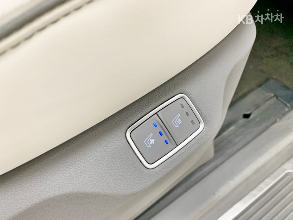 Hyundai Staria Lounge2.2 Lounge 9 AWD Inspiration - 25