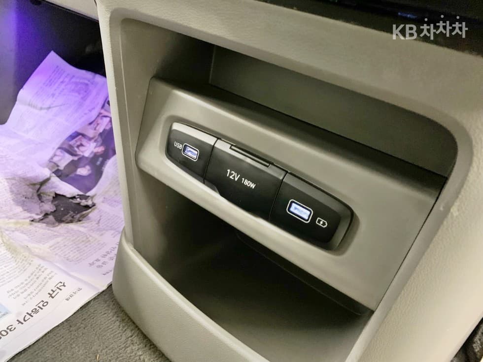 Hyundai Staria Lounge2.2 Lounge 9 AWD Inspiration - 23