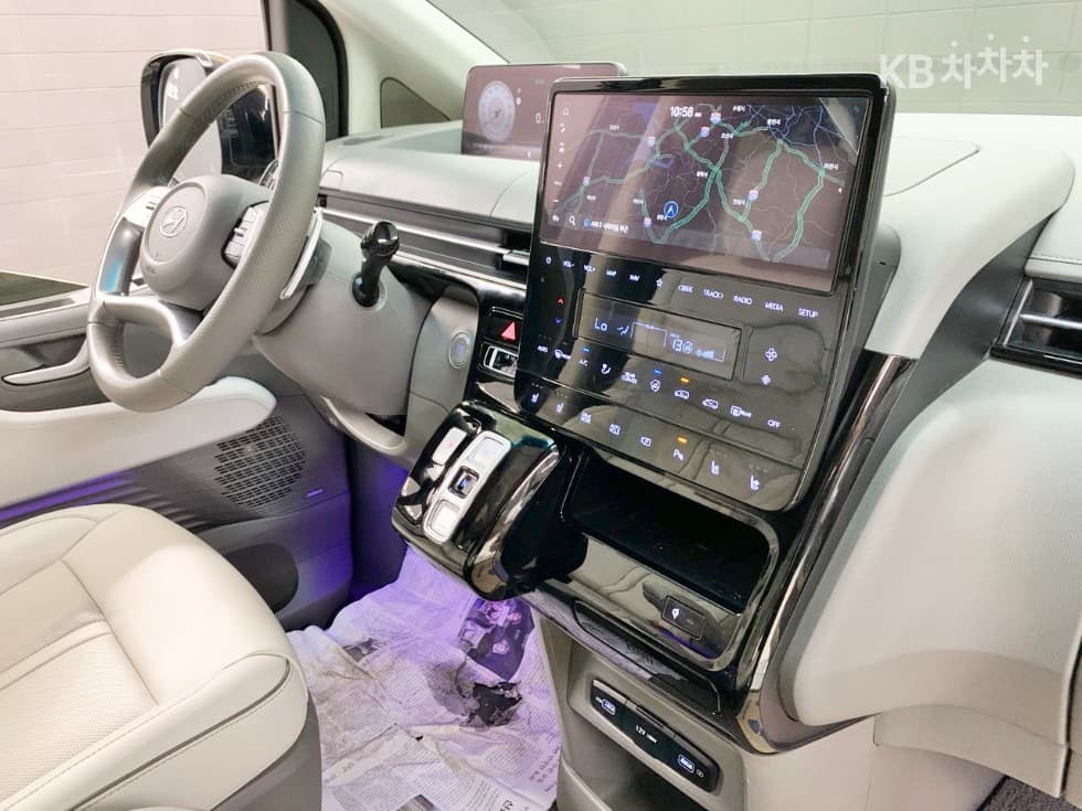 Hyundai Staria Lounge2.2 Lounge 9 AWD Inspiration - 12