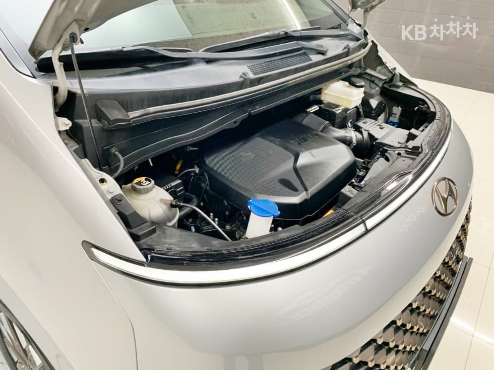 Hyundai Staria Lounge2.2 Lounge 9 AWD Inspiration - 6