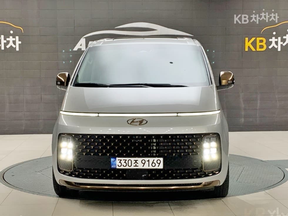Hyundai Staria Lounge2.2 Lounge 9 AWD Inspiration - 3