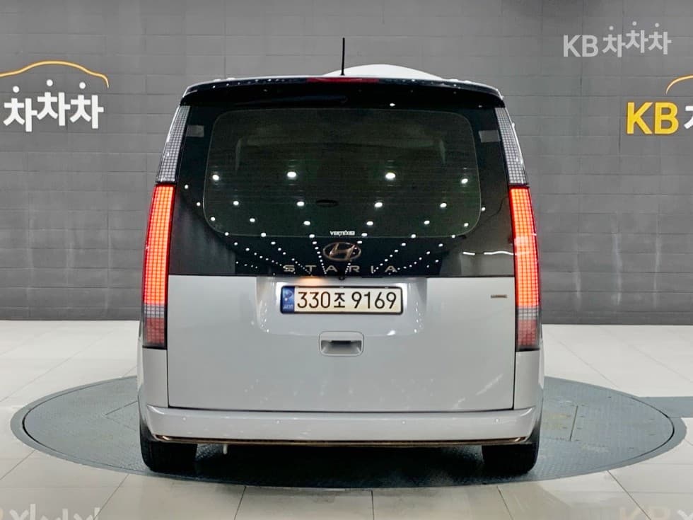 Hyundai Staria Lounge2.2 Lounge 9 AWD Inspiration - 4