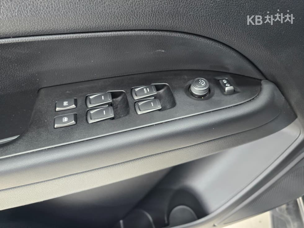 KG Mobility The New (facelift) Rexton 스포츠2.2 4WD Prestige - 7