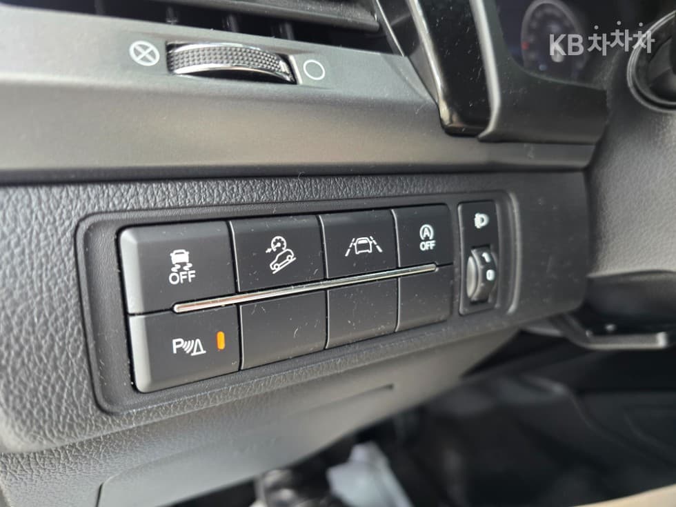 KG Mobility The New (facelift) Rexton 스포츠2.2 4WD Prestige - 16