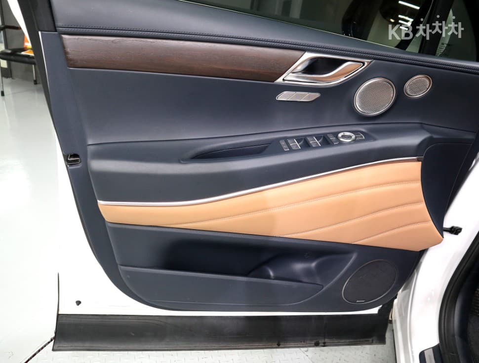 Genesis GV803.5 Turbo Gasoline AWD - 8