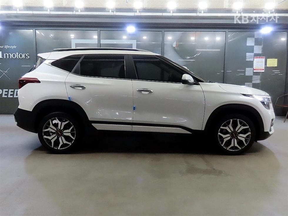 Kia Seltos1.6 Gasoline Turbo 2WD Signature - 3
