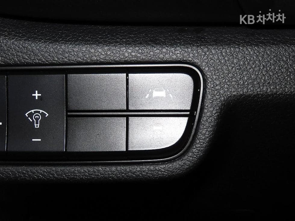 Kia Seltos1.6 Gasoline Turbo 2WD Signature - 14