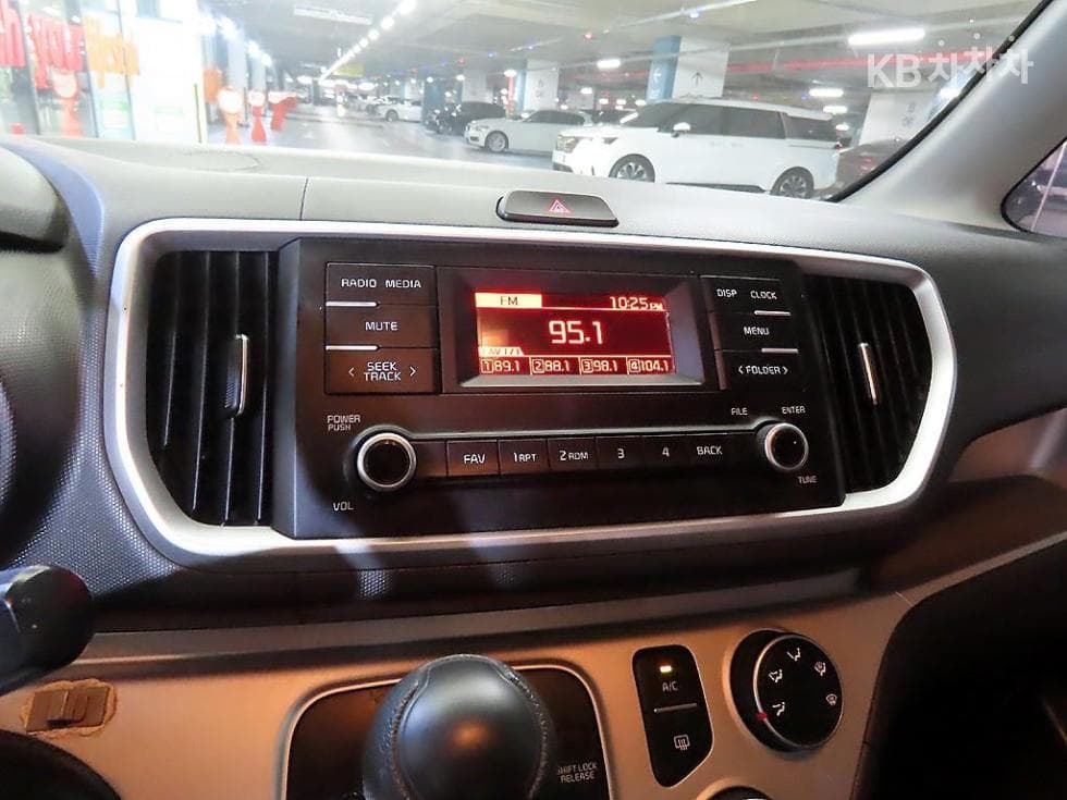 Kia The New (facelift) Ray (van) Van1.0 Gasoline Van 2-seater Prestige - 11